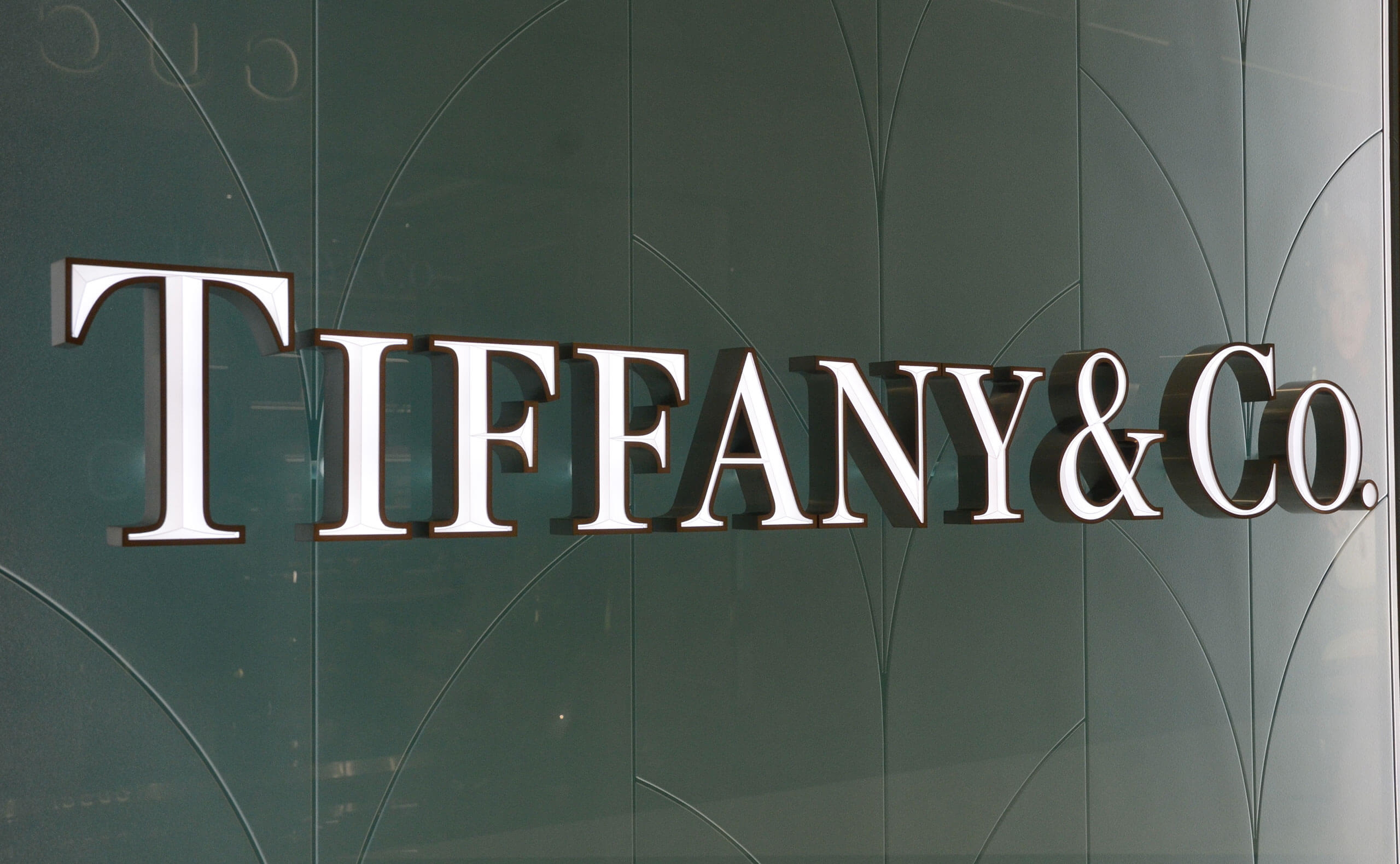 Metal Front Lit Channel Letters With Face Return For Tiffany & Co