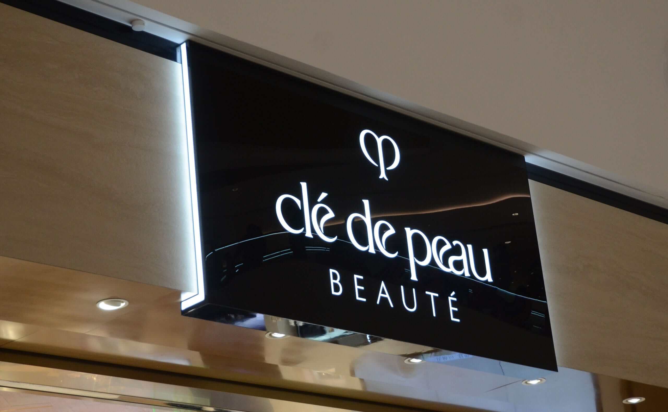 Single Sided Light Box Signs For Clé de Peau Beauté