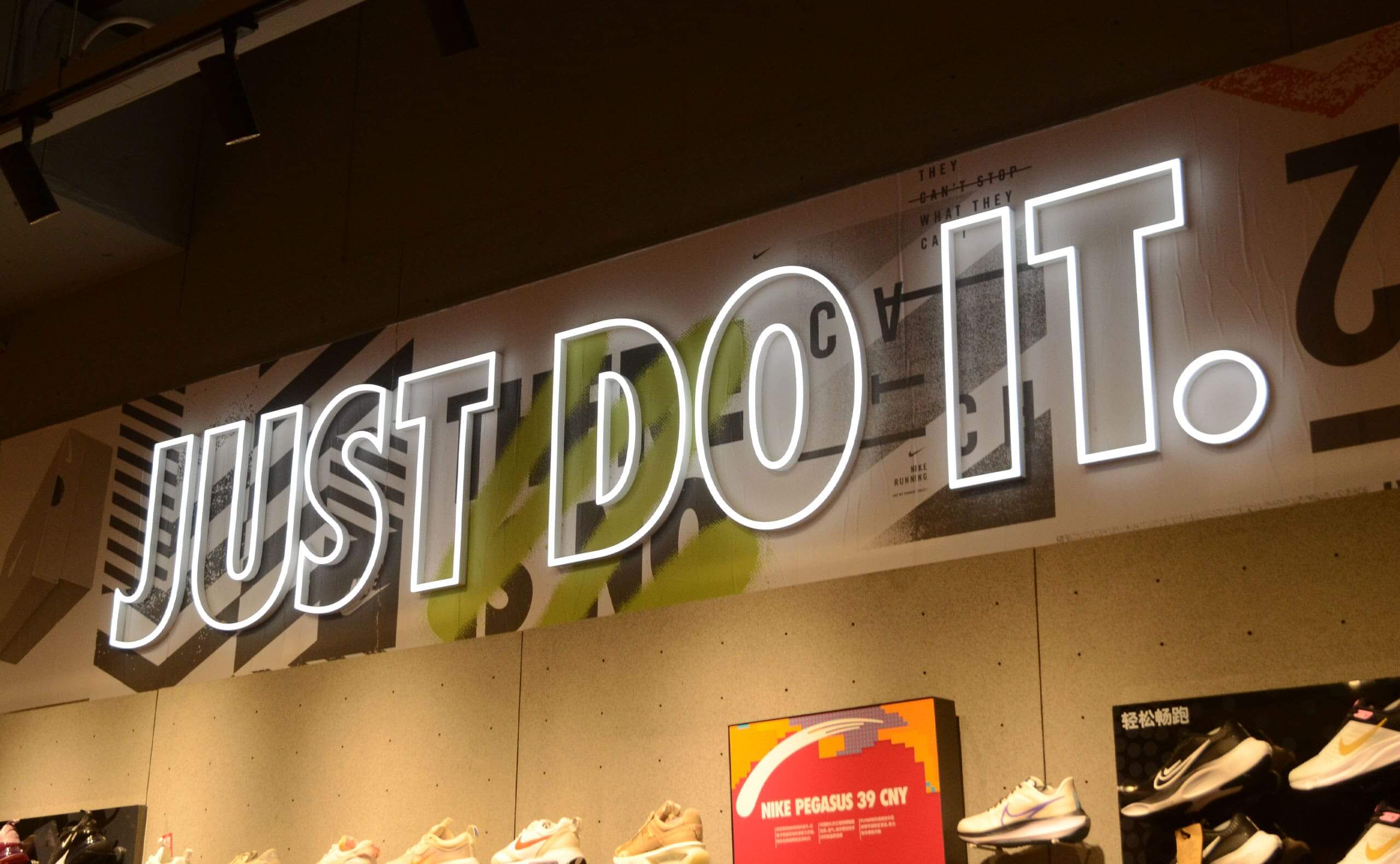 Luxury Faux Neon Signs For Nike