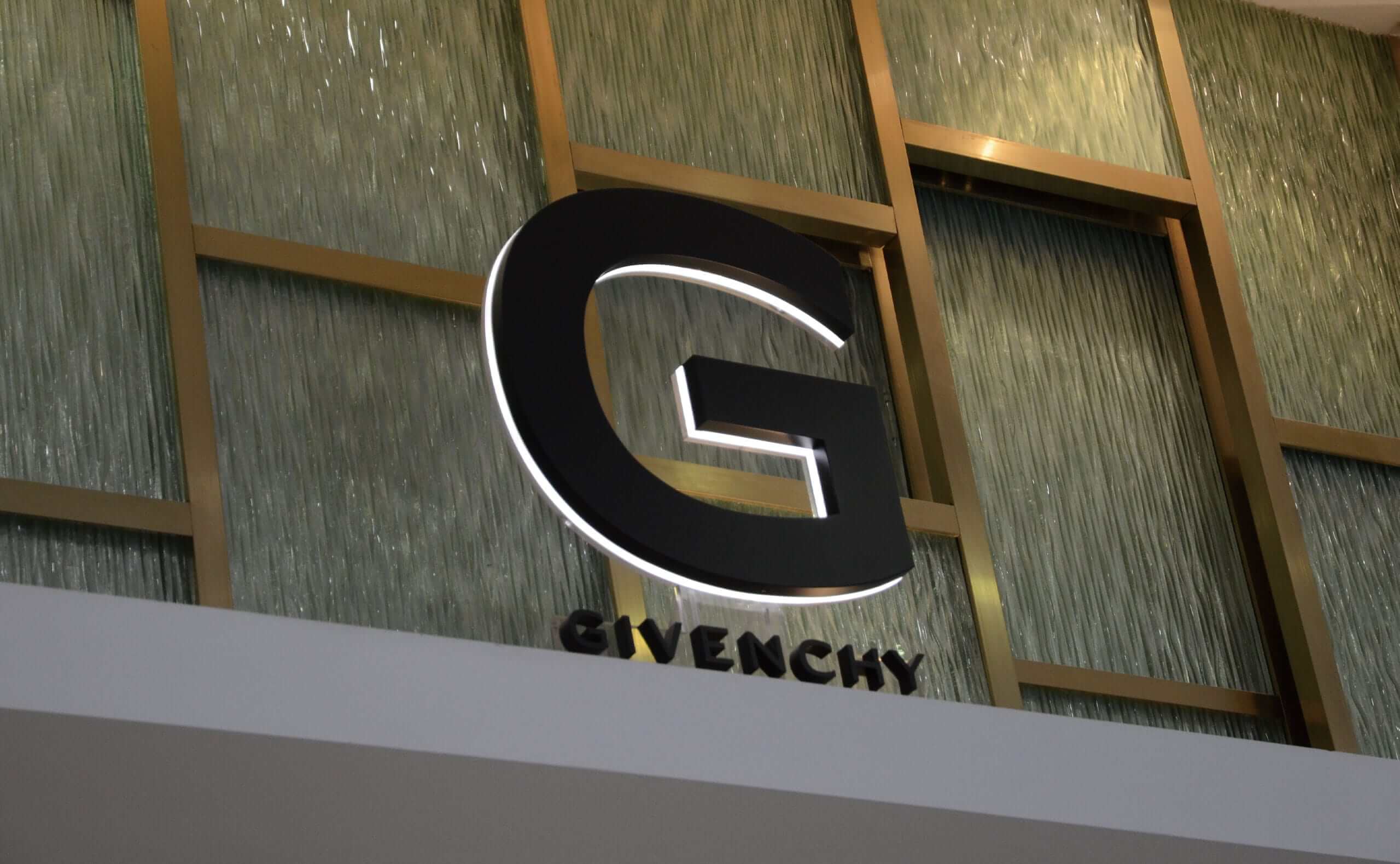 Luxury Metal Backlit Channel Letters For Givenchy