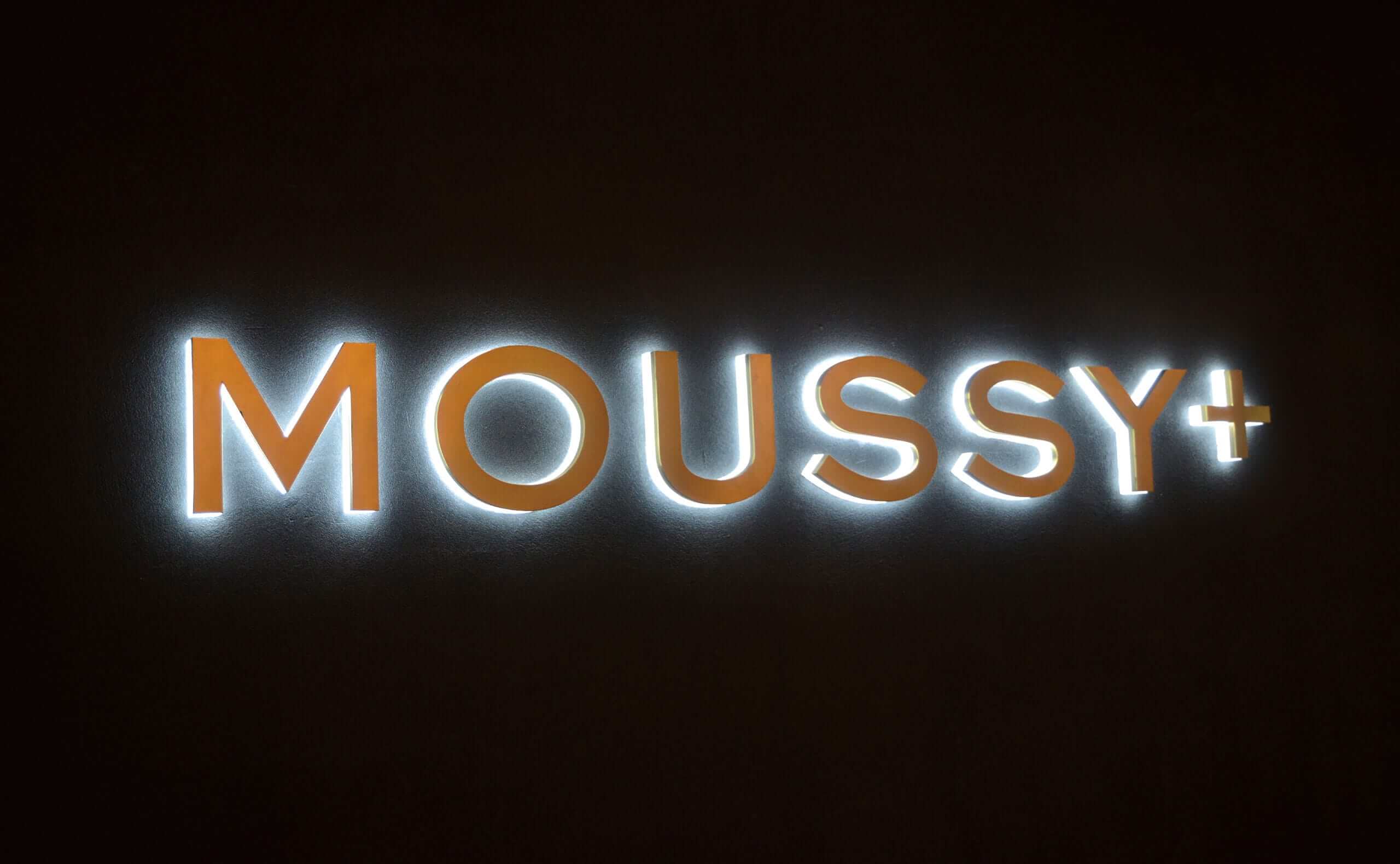Side Lit Channel Letters With Metal Front Surface For Moussy Plus