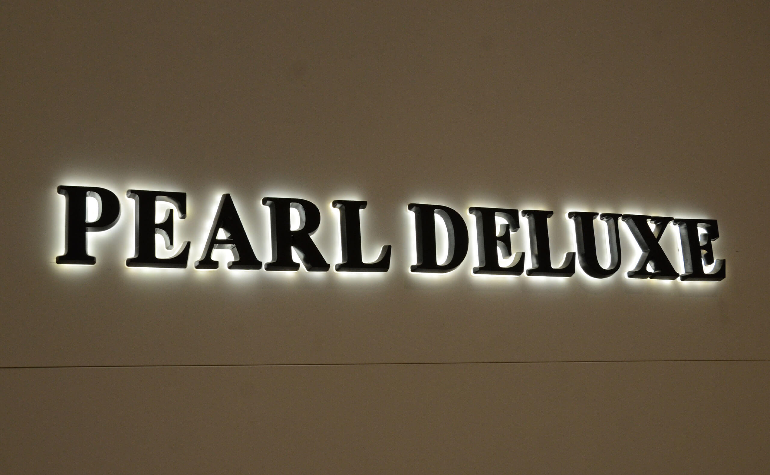 Acrylic Backlit Channel Letters For Pearl Deluxe